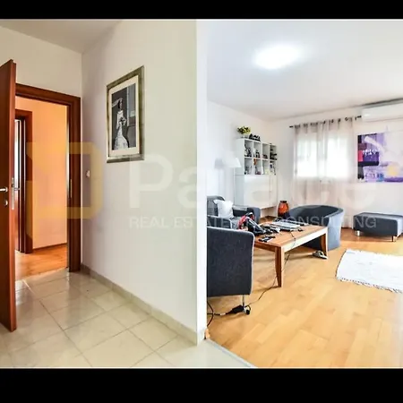 Chatarina Apartment