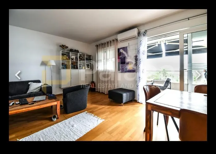 Chatarina דירה *