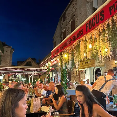 Chatarina Apartment *